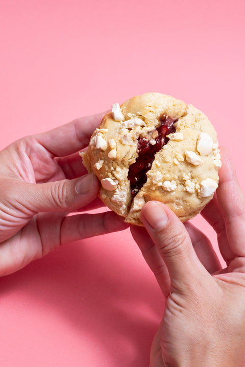 Strawberry Pavlova Cookie